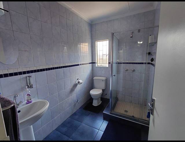 3 BEDROOM FREEHOLD FOR SALE IN LENNOXTON